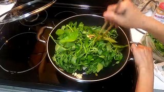Stir-Fried Water Spinach with Garlic - How to Make It