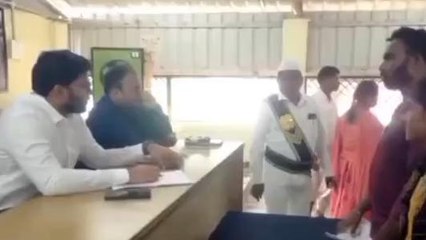 ఉట్నూర్: సమస్యల పరిష్కారానికి సంబంధిత అధికారులు కృషి చేయాలి