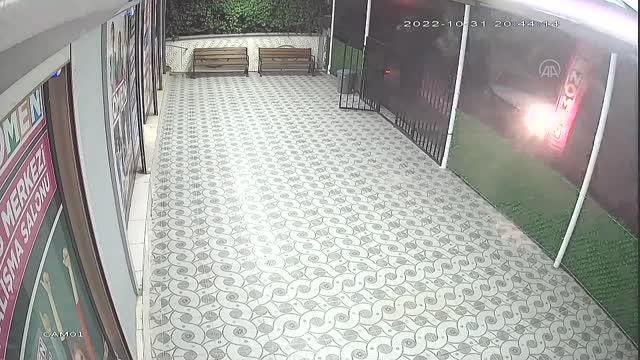 ŞANLIURFA - 2 kişinin yaralandığı trafik kazası güvenlik kamerasına yansıdı