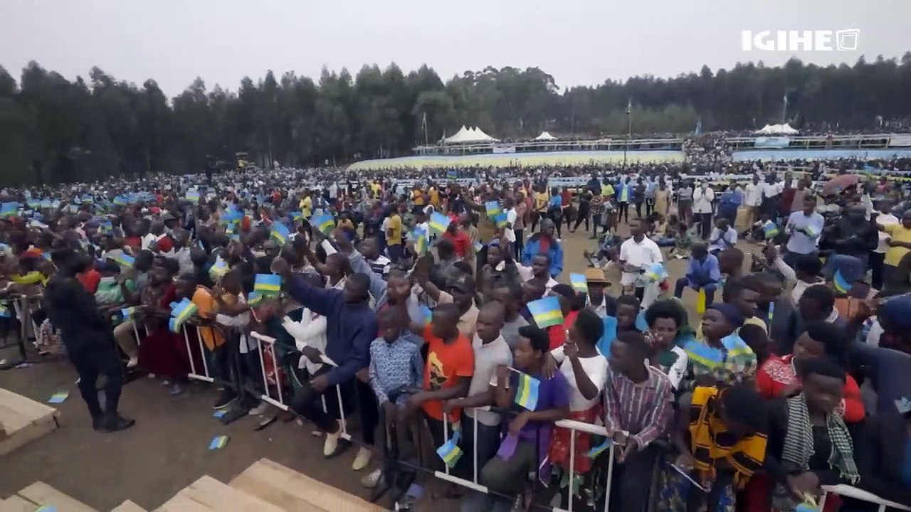 Umuvugo udasanzwe wa Uwababyeyi  Perezida Kagame yamushimiye