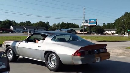 Il part avec sa Camaro survitaminée et se fait éjecter de sa voiture