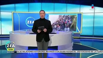 Habitantes de Centla, Tabasco, roban cervezas de tráiler volcado