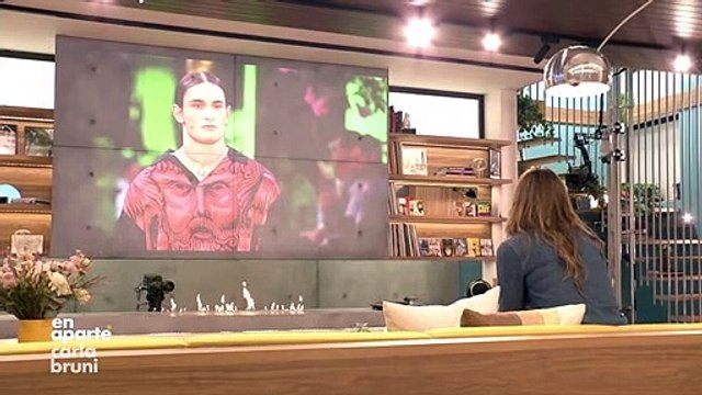 Carla Bruni dans l'émission En Aparté , sur Canal+.