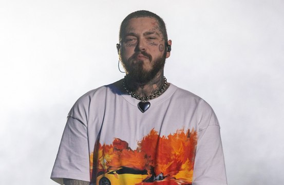 Post Malone révéle le sexe du bébé d’un fan lors de son concert