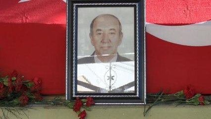 PROF. DR. EROL MANİSALI ZİNCİRLİKUYU MEZARLIĞI'NDA TOPRAĞA VERİLDİ