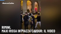 Maxi rissa tra ragazzini a Rimini in piazza Cavour