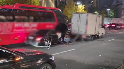 퇴근길 서울 청담동에서 12중 추돌사고...3명 다쳐 / YTN