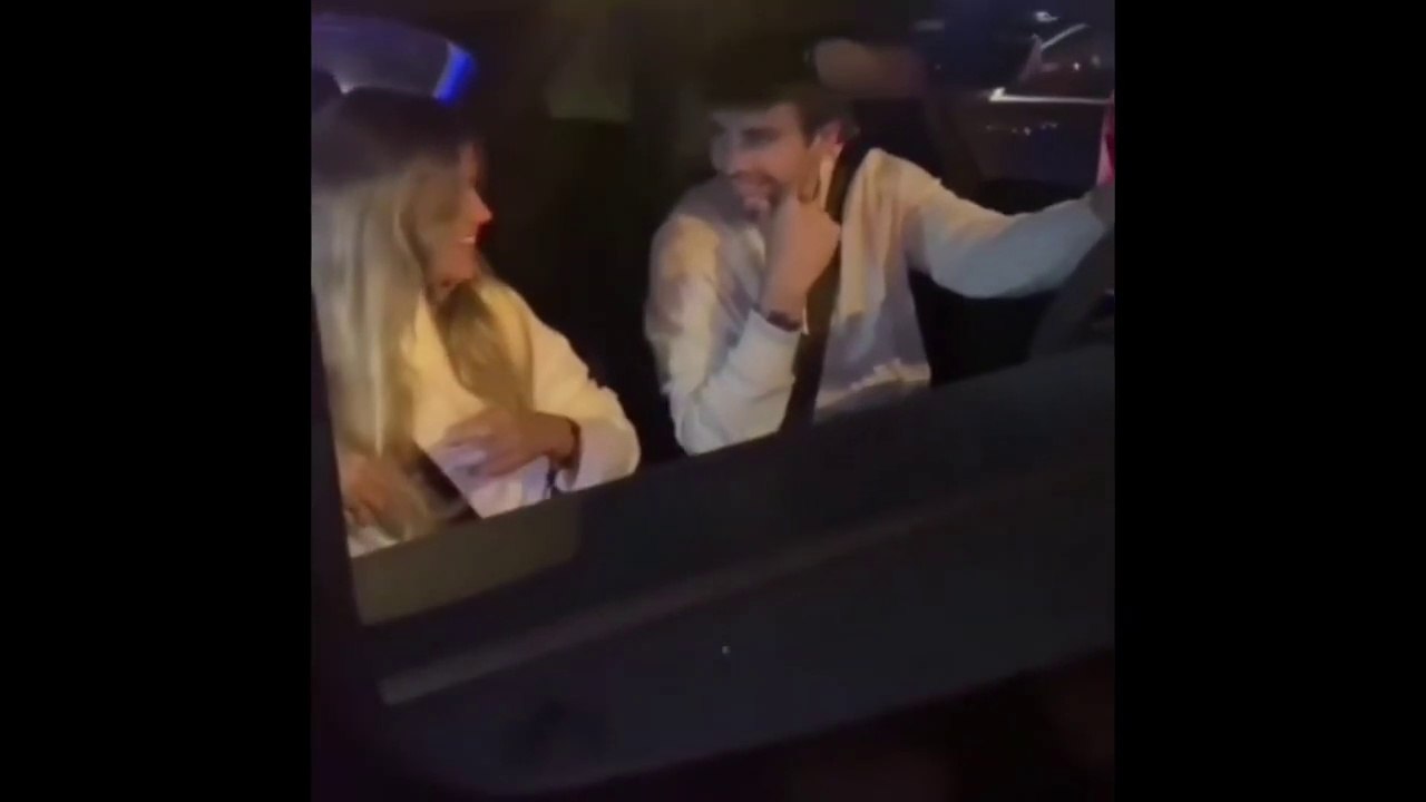 ÚLTIMAS IMÁGENES de PIQUÉ y su nueva NOVIA Clara Chía muy ENAMORADOS y CÓMPLICES en el coche