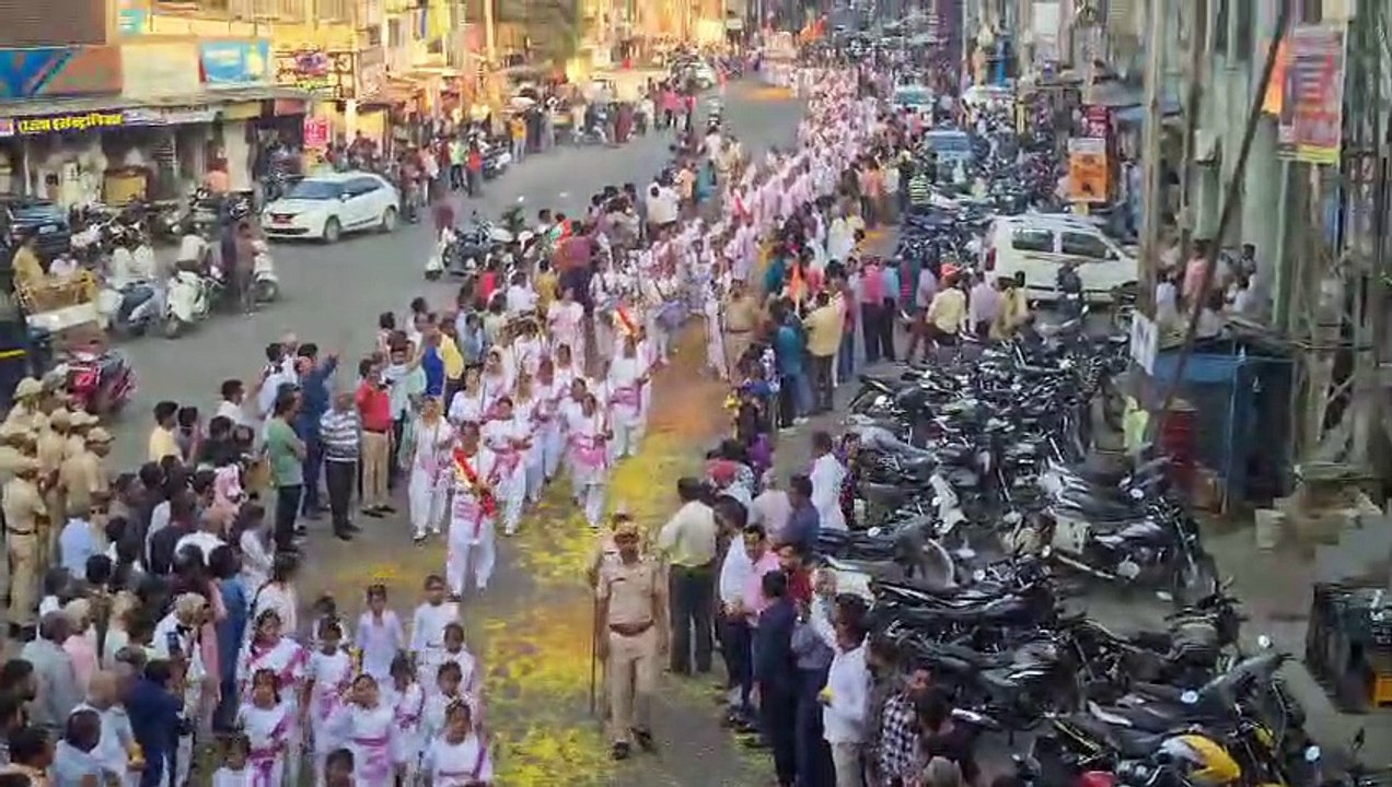 राष्ट्र स्वयंसेविकाओं ने कदम से कदम मिलाए तो  देखने को ठिठके कदम,  रानी पद्मिनी और पन्नाधाय के बलिदान से प्रेरणा लेने का आह्वान