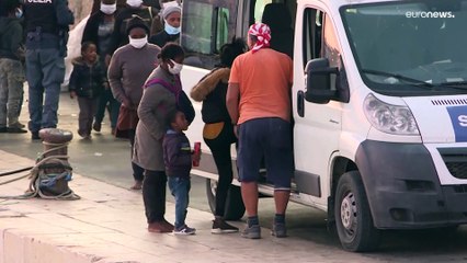 Les secouristes recherchent 67 migrants disparus au large de la Grèce