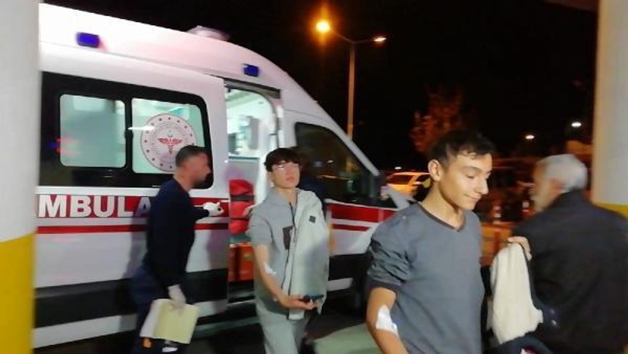 ERZİNCAN'DA 20 ÖĞRENCİ GIDA ZEHİRLENMESİ ŞÜPHESİYLE HASTANEYE KALDIRILDI
