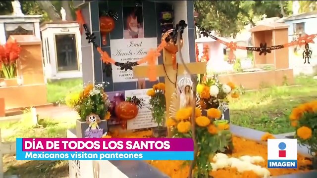 Mexicanos visitan panteones este Día de Todos los Santos