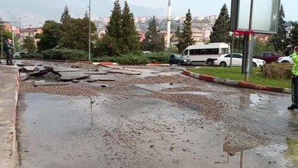 SU BORUSU PATLADI, YOLLARI SU BASTI