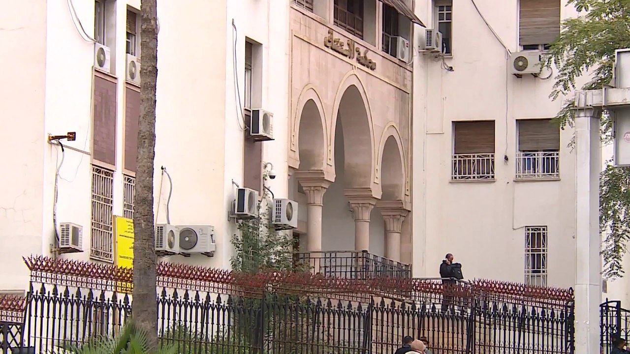 إطلاق سراح القيادي السابق بحركة النهضة حمادي الجبالي مع منعه من السفر