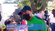 Con lágrimas y música salsa visitan la tumba de su padre en el Panteón Antiguo de Coatzacoalcos