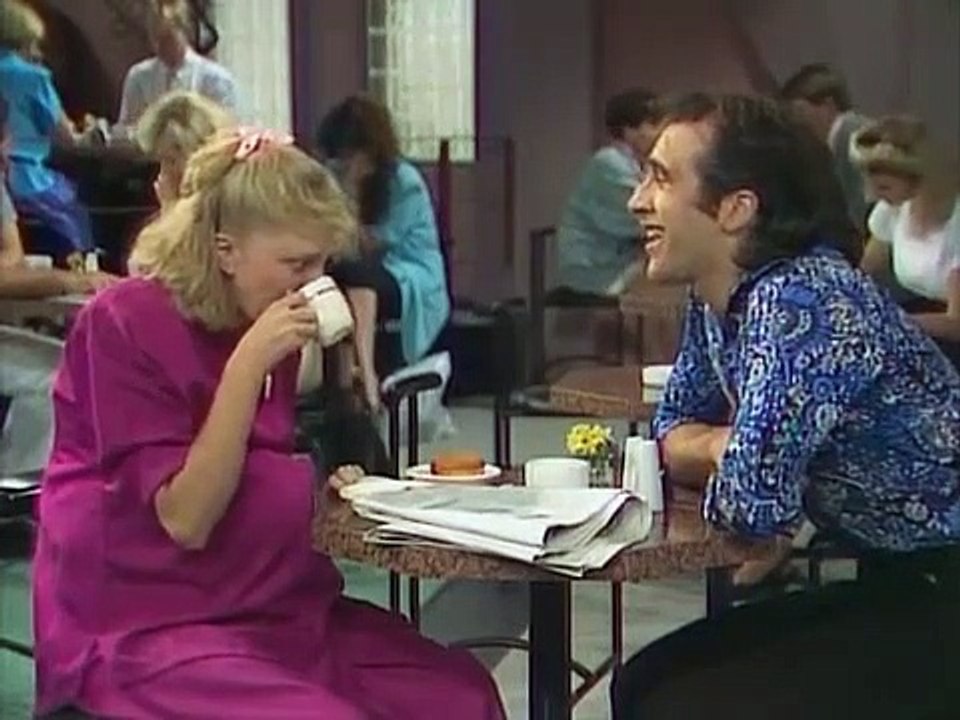 Acropolis Now - Se1 - Ep09 HD Watch HD Deutsch