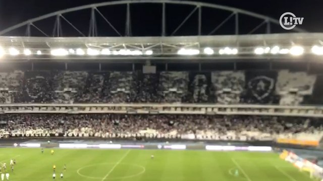 Torcida do Botafogo vaia o time após derrota para o Cuaibá no Nilton Santos