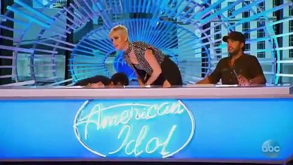 The Joel McHale Show with Joel McHale - Se1 - Ep06 - The Ignored Handshake HD Watch HD Deutsch