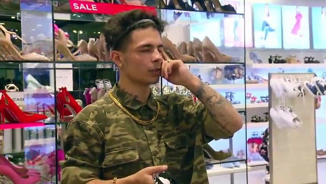 Dress to Impress - Se1 - Ep10 HD Watch HD Deutsch