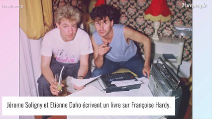 "On devait éviter les cadavres..." : Etienne Daho raconte pour la première fois son enfance "compliquée"