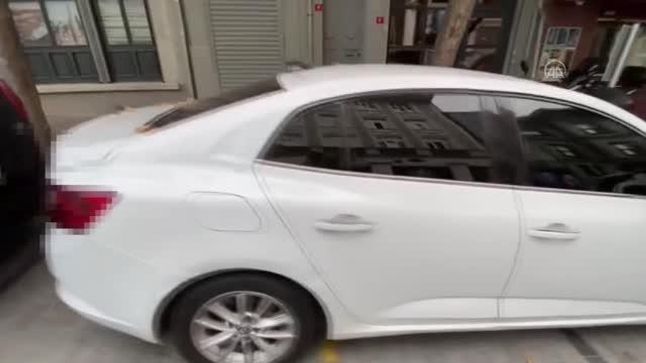 Beyoğlu'nda ters yönde makas atarak ilerleyen sürücüye ceza kesildi