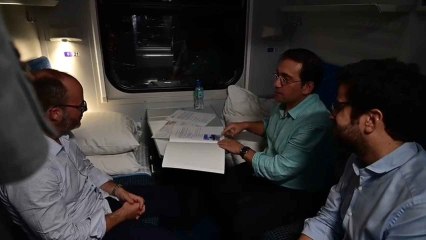 José Manuel Albares llega a Kiev en tren desde Polonia.
