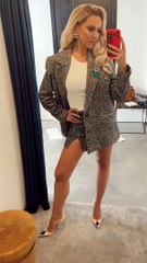 Hello hadise selfi cekiyor