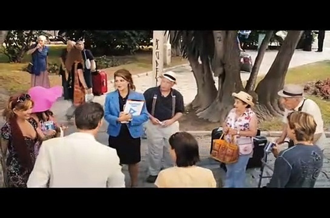 Vacances à la Grecque Bande-annonce (EN)