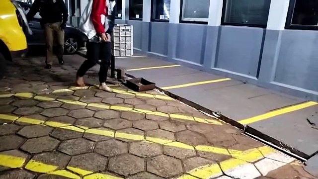 Arma de fogo falha e assaltantes não consumam latrocínio em Capitão; dupla foi detida e conduzida à delegacia de Cascavel