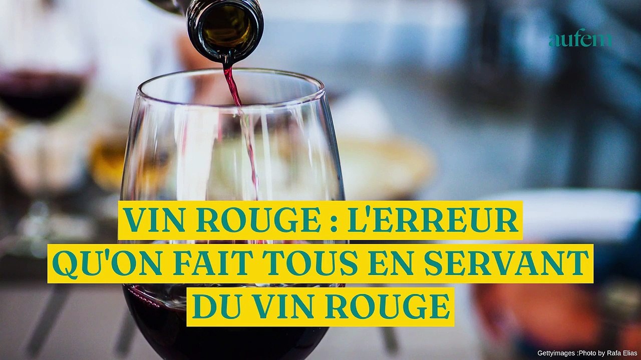 Vin rouge : l'erreur qu'on fait tous en servant du vin rouge