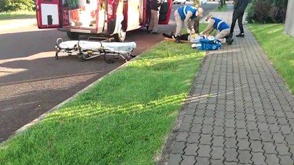 Jovem de 19 anos tem fratura exposta após colisão com carro na Rua Recife, no Centro