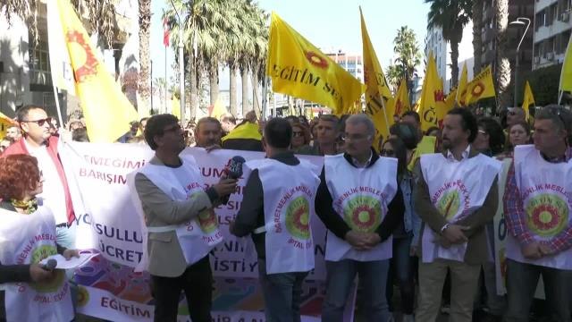 İzmir'de Öğretmenler İş Bıraktı. Eğitim Sen: Kariyer Basamakları Sınavı Yapılmasın, Öğretmenlik Meslek Kanunu Derhal İptal Edilsin