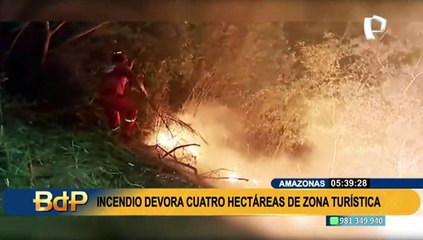 Voraz incendio redujo a cenizas más de 20 puestos del mercado Modelo de Paita