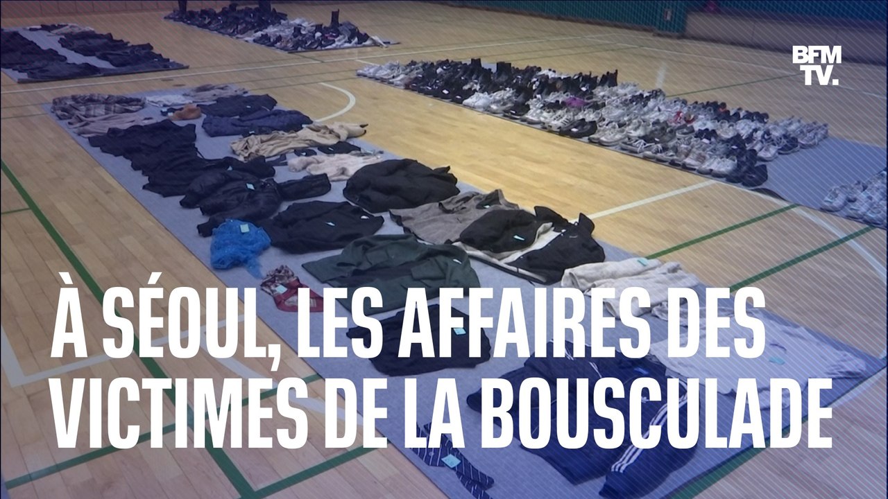 À Séoul, les affaires des victimes de la bousculade de samedi dernier rassemblées dans un gymnase