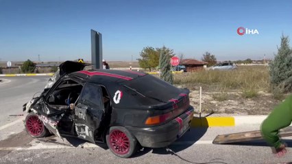 Otomobiller hurdaya döndü! Ölü ve yaralılar var