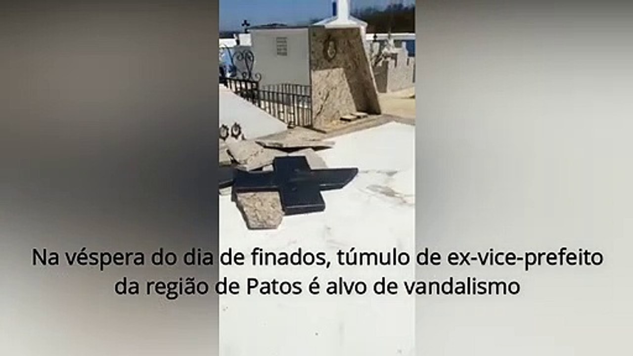 Na véspera do dia de finados, túmulo de ex-vice...