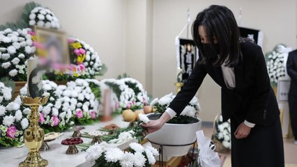 김건희 여사, '이태원 참사' 희생자 빈소 찾아 조문 / YTN