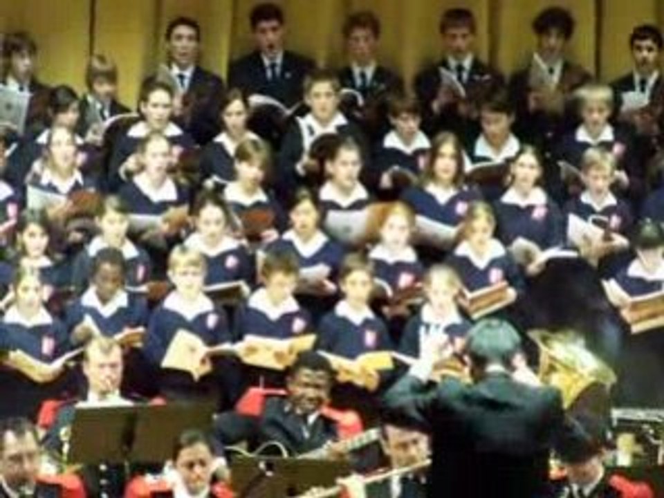 Gloria Vivaldi avec les Sapeurs Pompiers des Yvelines