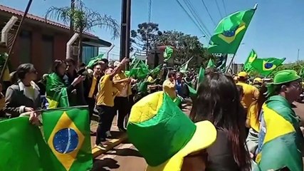 Apoiadores de Bolsonaro fazem mais uma ação em frente ao Exército
