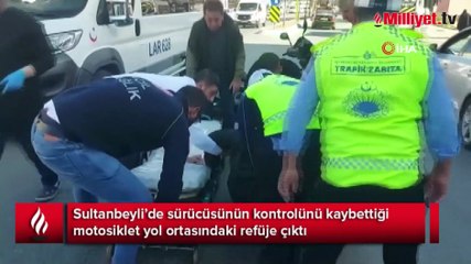 Sultanbeyli’de kontrolden çıkarak refüje çarpan motosikletin sürücüsü yaralandı