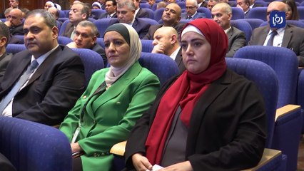 الخصاونة: خارطة تطوير القطاع العام لن تمس أيّ من حقوق الموظفين