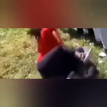 Kızlar kavga etti, erkekler tempo tuttu!