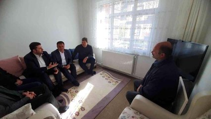 Ertuğrul Sağlam SMA hastası Yunus Emre'yi evinde ziyaret etti