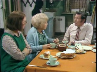 On The Buses - S05 - E08 - The New Nurse