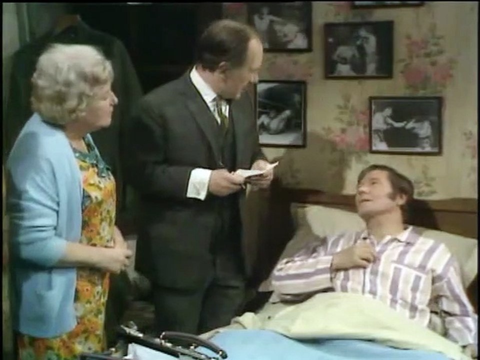 On The Buses - S05 - E11 - The Strain