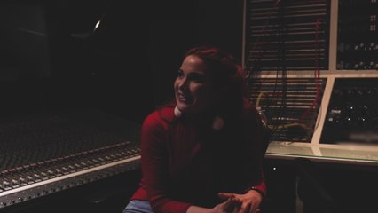 Caylee Hammack - Christmas (Baby Please Come Home)