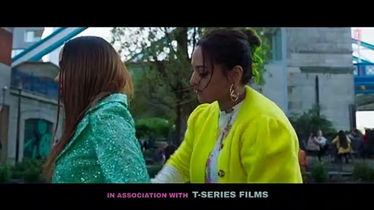 Double XL _ Dialogue Promo 04- Duniya Mein Apna Label _ Sonakshi Sinha, Huma_HD