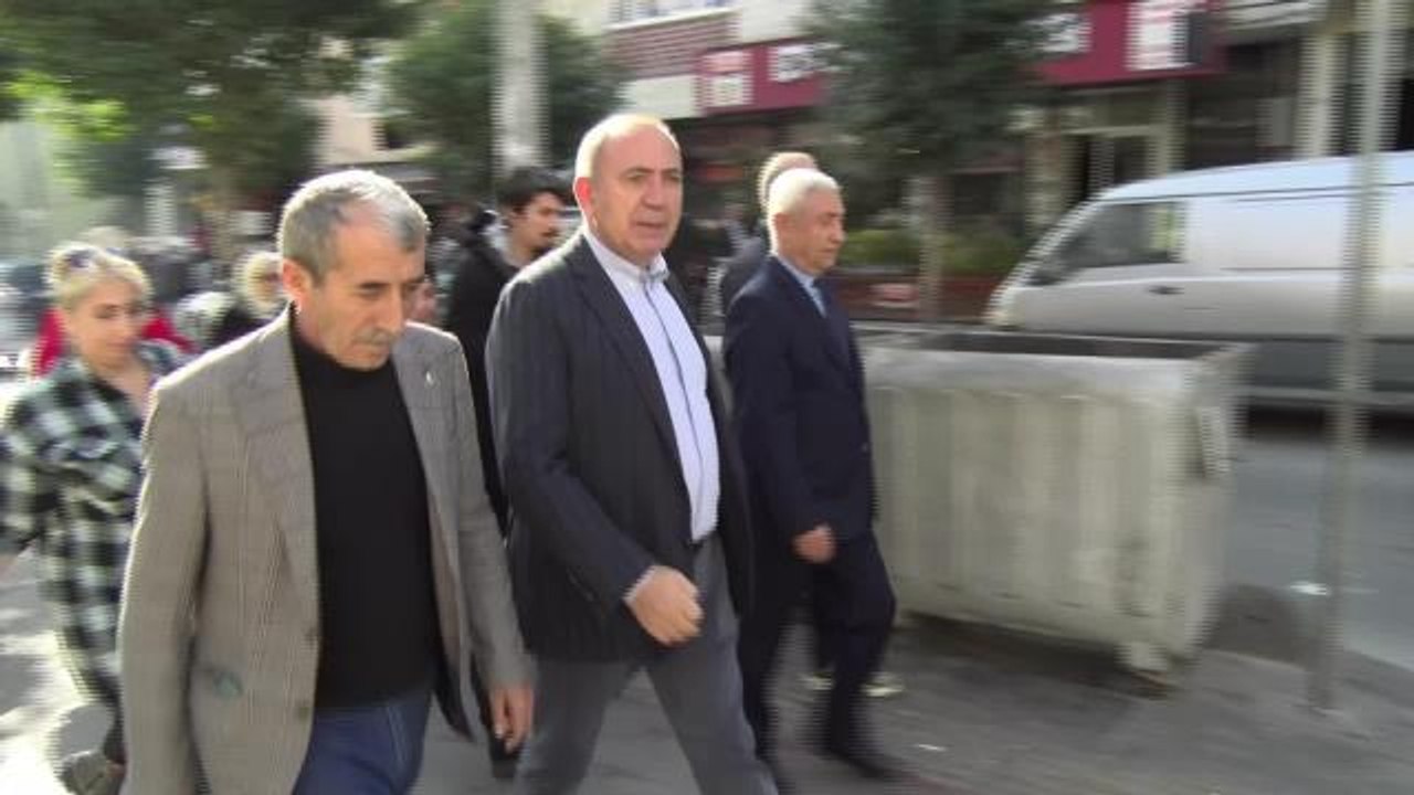 Gürsel Tekin Bağcılar'da Uyuşturucu Bağımlılarının Yakınlarıyla Bir Araya Geldi: "Daha Doğmayan Çocuk Bile Bağımlı Hale Gelmiş"