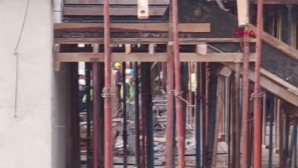 ÇORUM'DA İNŞAATTA İSKELE ÇÖKTÜ 2 YARALI