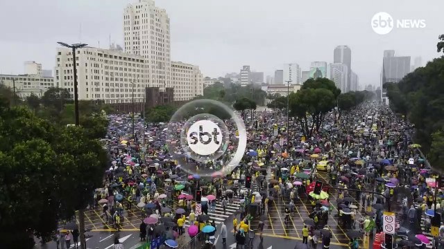 Manifestantes aliados a Bolsonaro vão às ruas no Rio de Janeiro